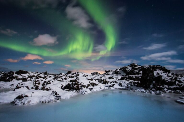 Northern Lights Guided Tour With Complimentary Professional Photos Iceland