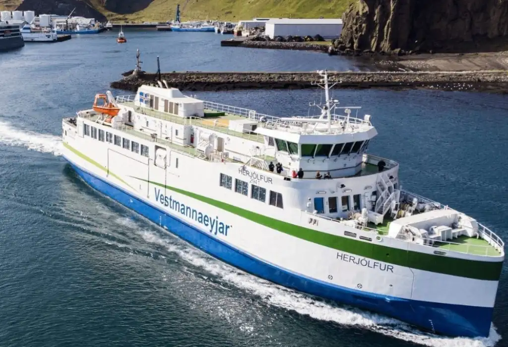 Explore the Westman Islands by Boat