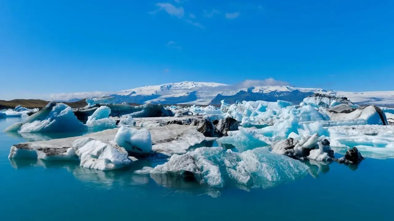 Jökulsárlón Floating Glacier